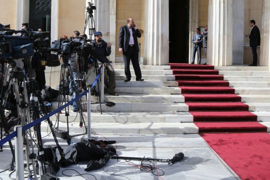 Από τη δημοσιογραφία στην πολιτική: δρόμος χωρίς επιστροφή;