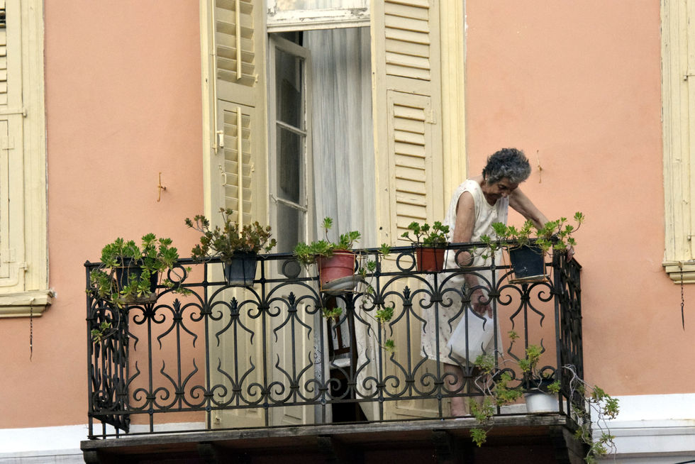 Οι συντάξεις, τα «δηλητηριασμένα μήλα» και τα μπαλκόνια