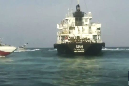 Το Ιράν απελευθέρωσε 9 Ινδούς απ’ το πλοίο MT Riah