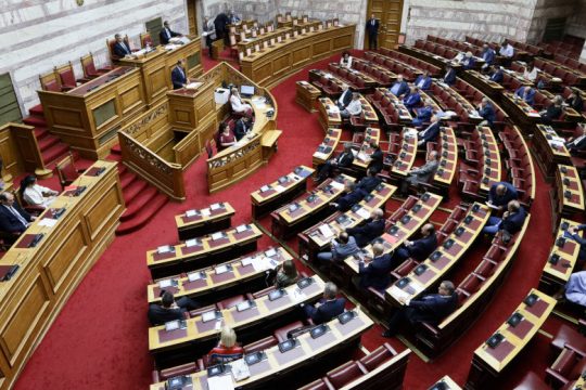 Τι περιλαμβάνουν τα δύο φορολογικά νομοσχέδια