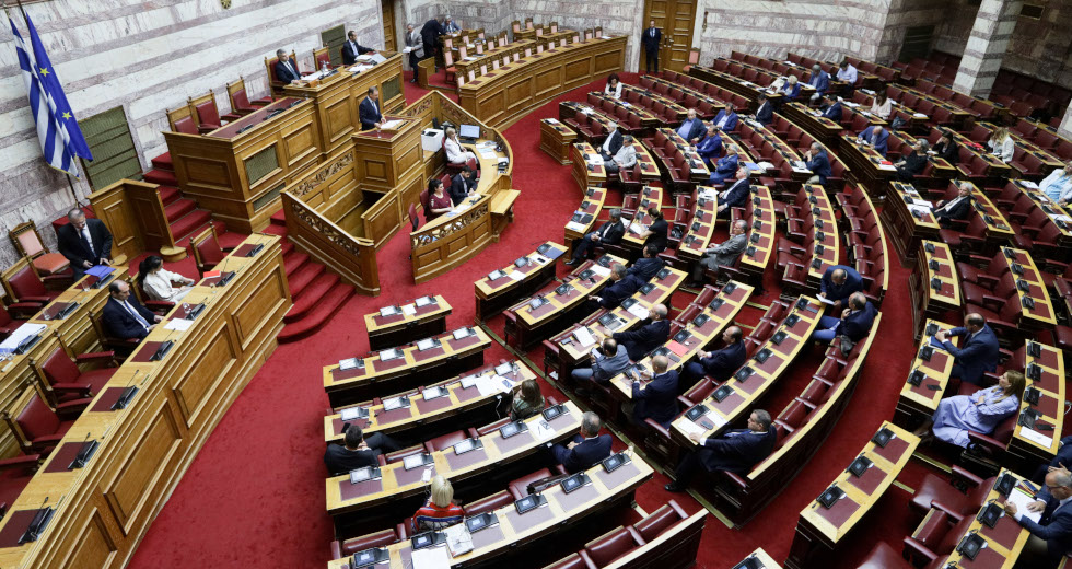 Τι περιλαμβάνουν τα δύο φορολογικά νομοσχέδια