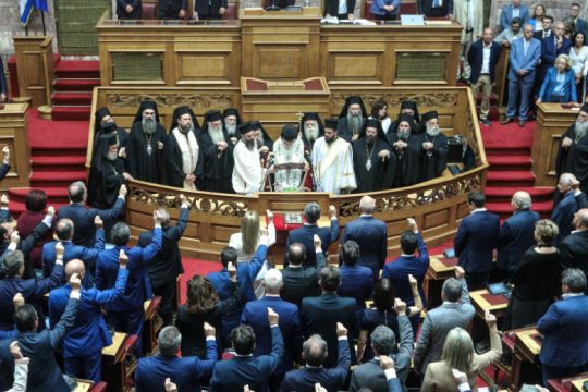Στιγμιότυπα απ’ την ορκωμοσία της νέας Βουλής