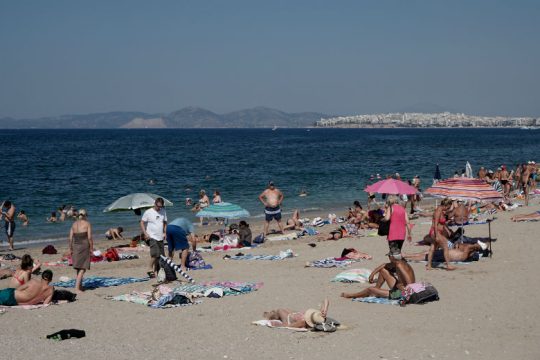Κύμα καύσωνα με κορύφωση την Τετάρτη