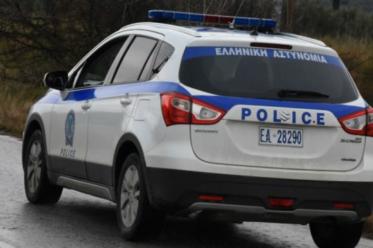 Σκότωσε και εγκατέλειψε πεζό στην Πατρών-Πύργου