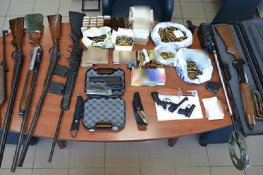 Συνελήφθη Ηρακλειώτης με ολόκληρο οπλοστάσιο