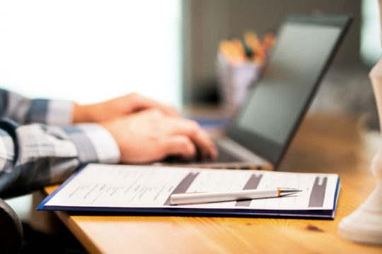 Τι δείχνουν οι τελευταίες δημοσκοπήσεις για τις εκλογές της 7ης Ιουλίου