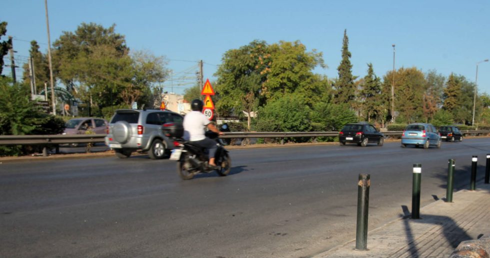 Δύο τραυματίες από τροχαίο στην παραλιακή