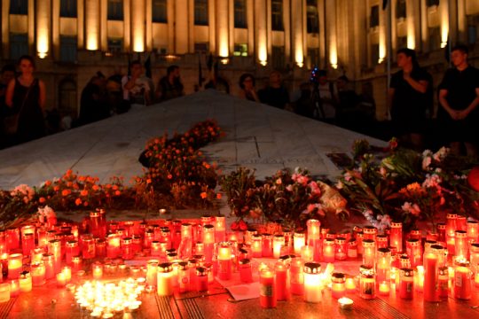 Πολιτικός σεισμός στη Ρουμανία μετά τη δολοφονία δύο εφήβων