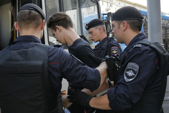 Συλλήψεις δεκάδων διαδηλωτών της αντιπολίτευσης στη Μόσχα