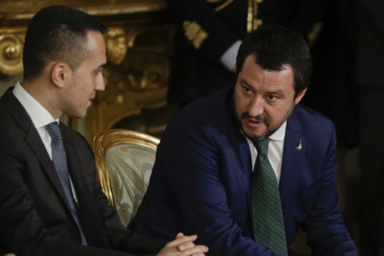 Πληθαίνουν οι τριγμοί στην ιταλική κυβέρνηση για πρόωρες κάλπες