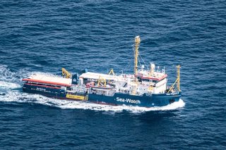 Ξανασαλπάρουν τα σωστικά σκάφη στη Μεσόγειο