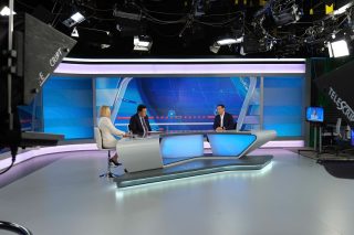 Επεσαν (πράγματι) οι βάσεις…
