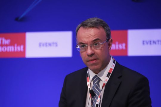Αναπτυξιακό σχέδιο με στόχο χαμηλότερα πλεονάσματα από Χρ. Σταϊκούρα