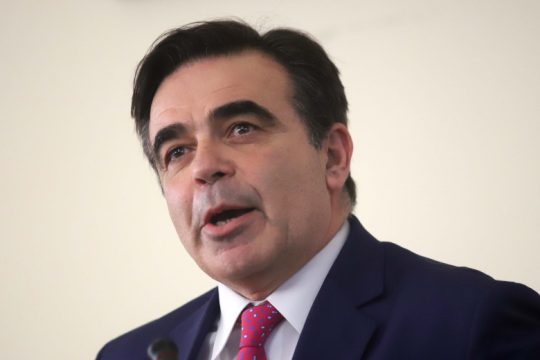 Μαργαρίτης Σχοινάς για Επίτροπος κι επισήμως