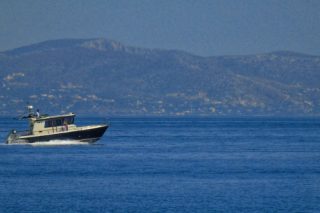Τρεις τραυματίες από φωτιά σε ταχύπλοο στη Χαλκιδική