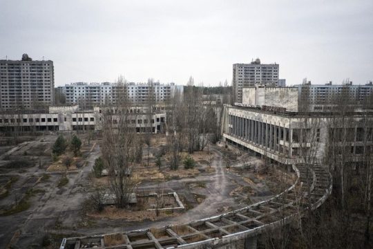 «Μπροστά στο ορθάνοιχτο στόμα της Αποκάλυψης»