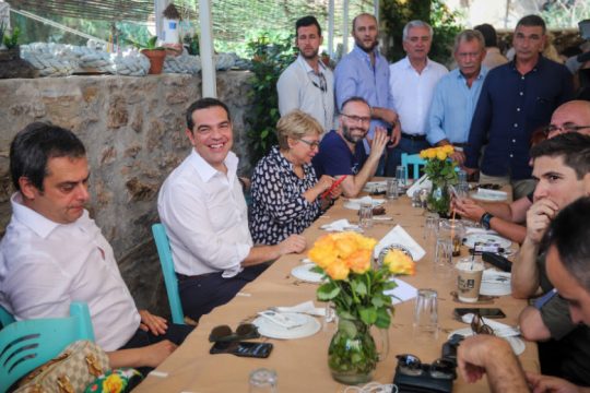Γεύμα με δημοσιογράφους για τους πολιτικούς αρχηγούς