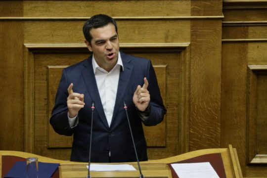 Τσίπρας σε Μητσοτάκη: «Δεν θα γελάτε το φθινόπωρο»