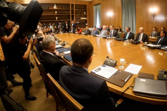 Νομοσχέδια, οικονομία και Brexit στο υπουργικό