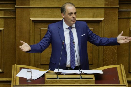 Σταθερά εθνικιστικά και… μακεδονικά ο Βελόπουλος