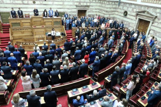 Το πανηγύρι της ορκωμοσίας στη Βουλή