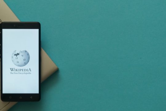 H Wikipedia καλεί σε παγκόσμια «απεργία» από τα μέσα κοινωνικής δικτύωσης