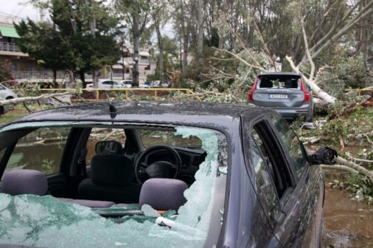 Συλλυπητήρια και προτάσεις της αντιπολίτευσης για τη θεομηνία στη Χαλκιδική