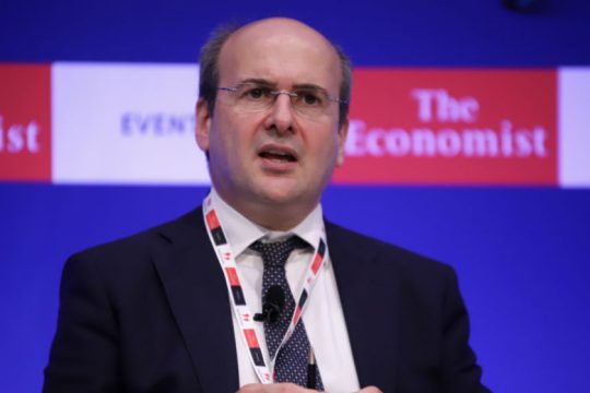 Δεν άνοιξε τα χαρτιά του για τη ΔΕΗ ο Χατζηδάκης