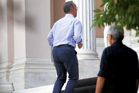 Διαβεβαιώσεις δημοσιονομικής «νομιμοφροσύνης» προς τους δανειστές