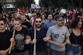 «Κάτω τα χέρια από το άσυλο»