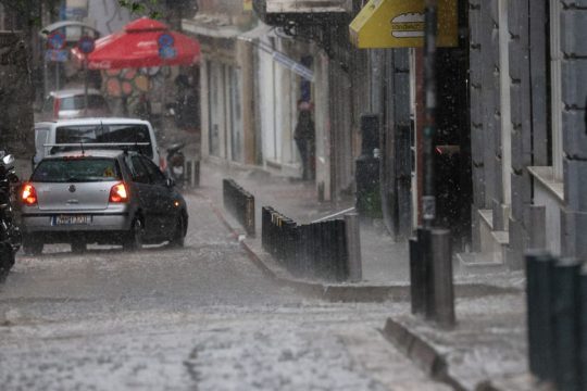 Από τους καύσωνες στις καταιγίδες και το χαλάζι