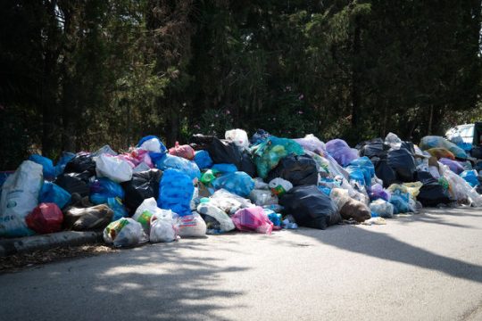 Χρηματικές ενισχύσεις στα… σκουπίδια