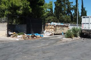 Ομηροι της δυσοσμίας