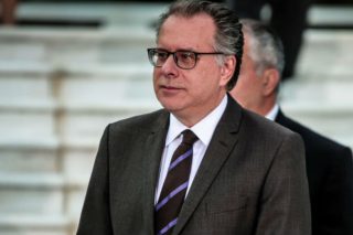 Ο Γ. Κουμουτσάκος και το «σκονάκι» του ΣΥΡΙΖΑ