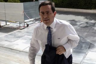 Ασφαλιστικό κέρασμα σε παλαιούς βουλευτές