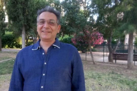 «Ας σταματήσουμε να είμαστε το ανέκδοτο των εξωγήινων»