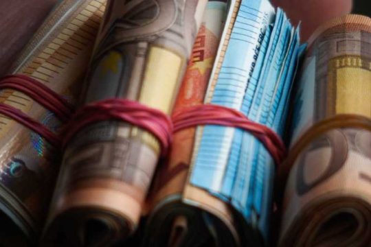 Θετικό κλίμα καταγράφει το ΙΟΒΕ – Ηπιότερη η ενίσχυση της αισιοδοξίας στις επιχειρήσεις