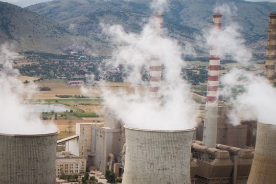 «Γενναιόδωροι σωτήρες» που σκορπούν όλεθρο