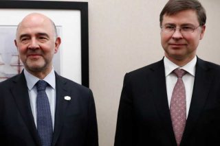 «Μείνετε στον δρόμο τον καλό…» παραγγέλνει στην Ελλάδα η Κομισιόν