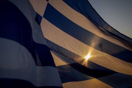 Από τη δημοκρατία στη μεταδημοκρατία