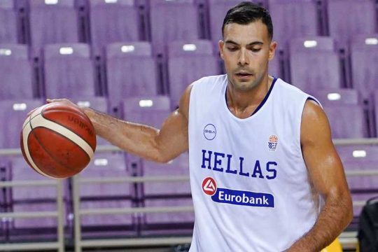 Ξεκίνησε ο Σλούκας, σήμερα το τελευταίο «κόψιμο»