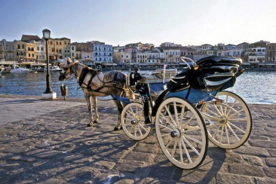 Αντιδράσεις για τις τουριστικές διαδρομές με άμαξα στο Ηράκλειο