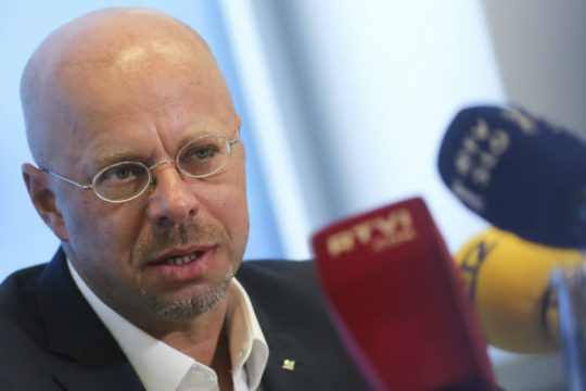 Spiegel: Υποψήφιος της Εναλλακτικής για τη Γερμανία σε συλλαλητήριο της Χ.Α.
