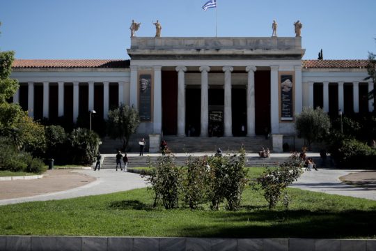 Κόντρα Στρατή – Μενδώνη περί δυσφήμισης του έργου της προηγούμενης κυβέρνησης