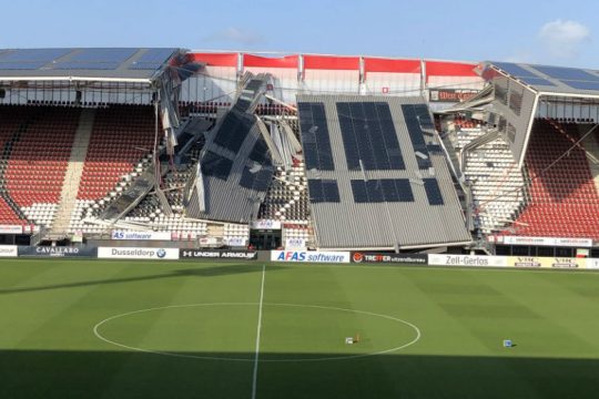 Κατέρρευσε μέρος του στεγάστρου στο γήπεδο της Άλκμααρ