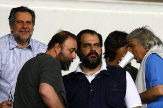 Ολοι οι δρόμοι οδηγούν δεξιά!