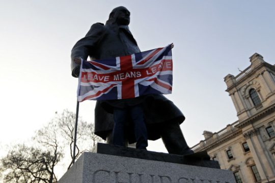 Σταδιακή αποσύρση διπλωματών από τα όργανα της Ε.Ε. ανακοίνωσε το Λονδίνο