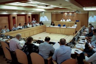 Οι αιρετοί αμφισβητούν την περιβόητη «κυβερνησιμότητα»