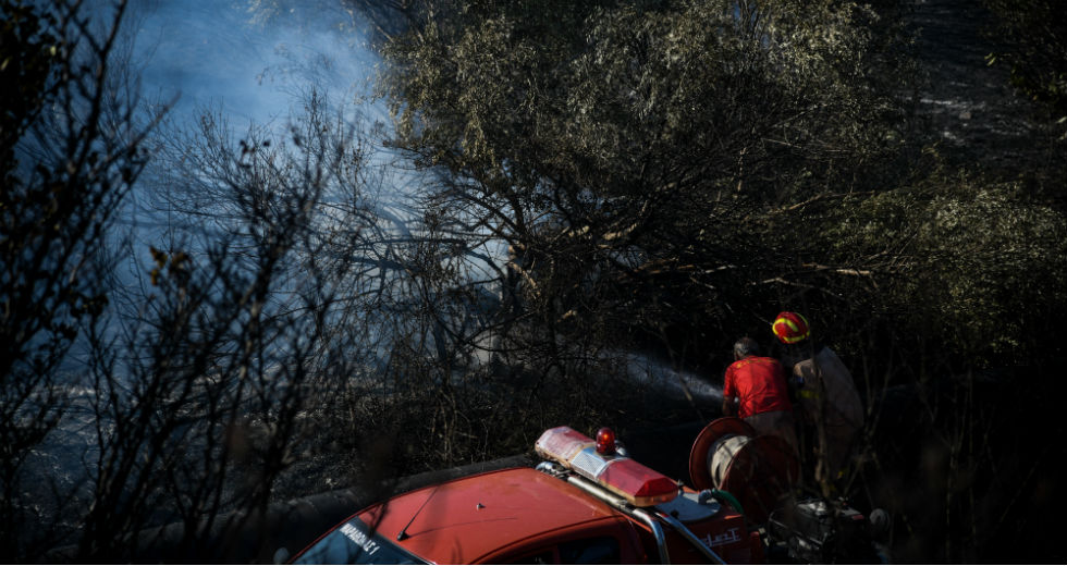 Οριοθετήθηκε η φωτιά στον Μαραθώνα