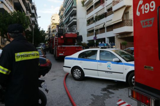 Νεκρή γυναίκα από φωτιά σε διαμέρισμα στην Καλλιθέα